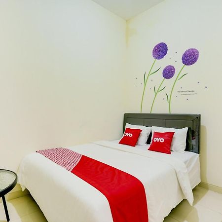 Oyo 90173 Innapp Tenggilis Family Residence Surabaya Exterior foto